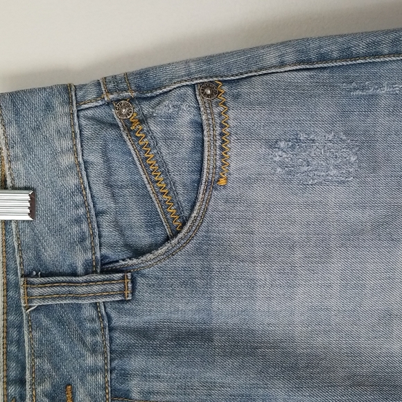 Chip and Pepper distressed denim mini skirt - Picture 4 of 15